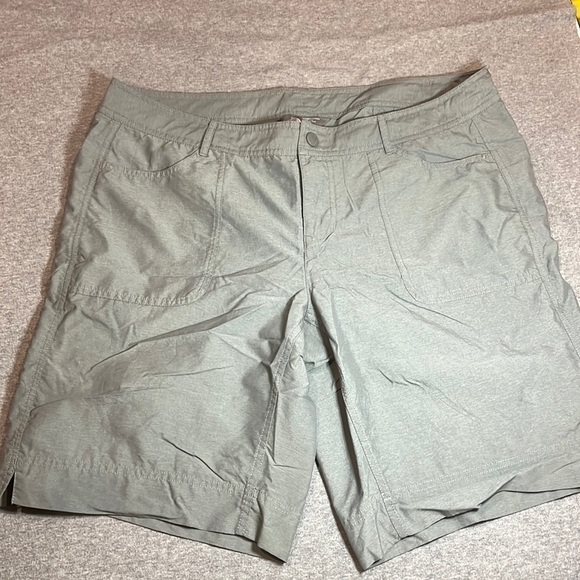 THE North Face women’s shorts. - Picture 1 of 16